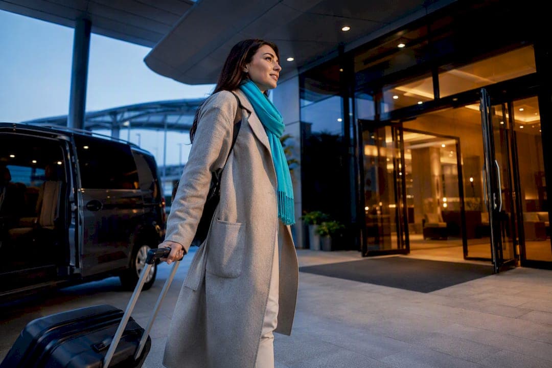 4 Ways to Book Stopover Hotels and Find AI Priced Short Stay Deals